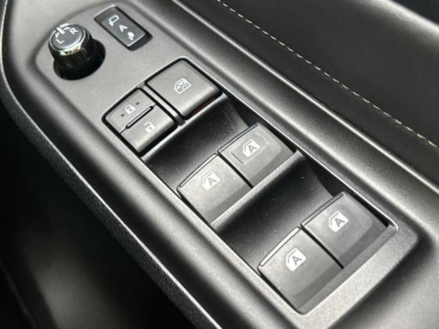 エスクァイア ハイブリッドGiブラックテーラード 保証書/純正 SDナビ/衝突安全装置/両側電動スライドドア/シートヒーター/車線逸脱防止支援システム/シート 合皮/ヘッドランプ LED/ETC/EBD付ABS/横滑り防止装置 衝突被害軽減システム(18枚目)