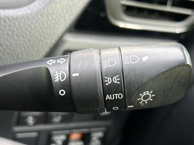 エスクァイア ハイブリッドGiブラックテーラード 保証書/純正 SDナビ/衝突安全装置/両側電動スライドドア/シートヒーター/車線逸脱防止支援システム/シート 合皮/ヘッドランプ LED/ETC/EBD付ABS/横滑り防止装置 衝突被害軽減システム(25枚目)