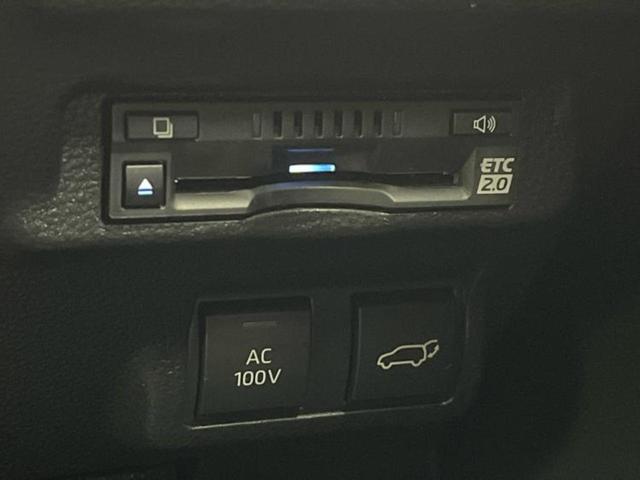 カローラクロス ハイブリッドZ 保証書/ディスプレイオーディオ+ナビ/衝突安全装置/シートヒーター 前席/パノラミックビューモニター/車線逸脱防止支援システム/シート ハーフレザー/電動バックドア/ドライブレコーダー 前後 ドラレコ(15枚目)