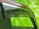 WECARSの展示場では実際に見て、触ってお車をお選びいただけます!知識の豊富な営業スタッフが様々なカーライフをご提案いたします!