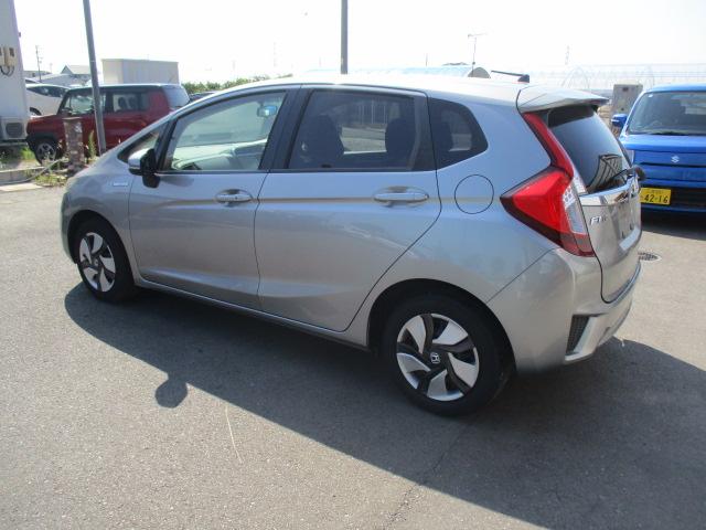 フィットハイブリッド Ｆパッケージ　ワンオーナー．純正ナビ．バックカメラ．スマートキー．ＥＴＣ．ＬＥＤヘッドライト（7枚目）