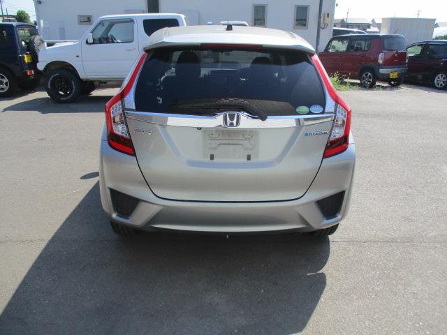 フィットハイブリッド Ｆパッケージ　ワンオーナー．純正ナビ．バックカメラ．スマートキー．ＥＴＣ．ＬＥＤヘッドライト（8枚目）