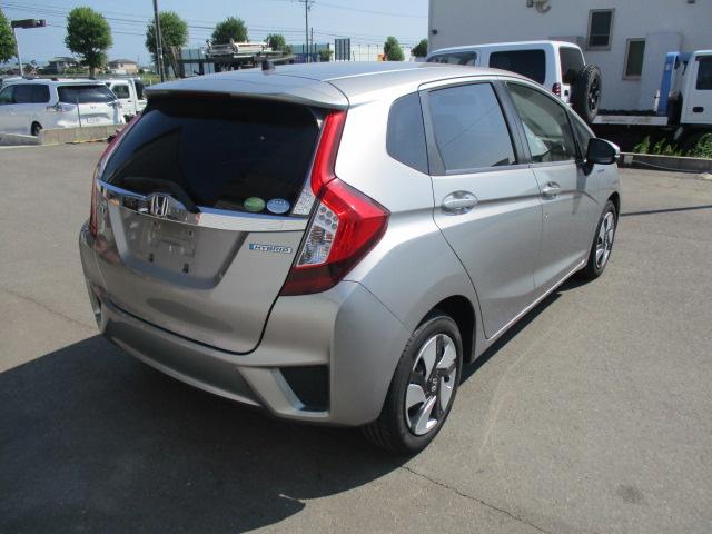 フィットハイブリッド Ｆパッケージ　ワンオーナー．純正ナビ．バックカメラ．スマートキー．ＥＴＣ．ＬＥＤヘッドライト（10枚目）