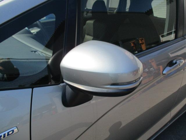 フィットハイブリッド Ｆパッケージ　ワンオーナー．純正ナビ．バックカメラ．スマートキー．ＥＴＣ．ＬＥＤヘッドライト（15枚目）