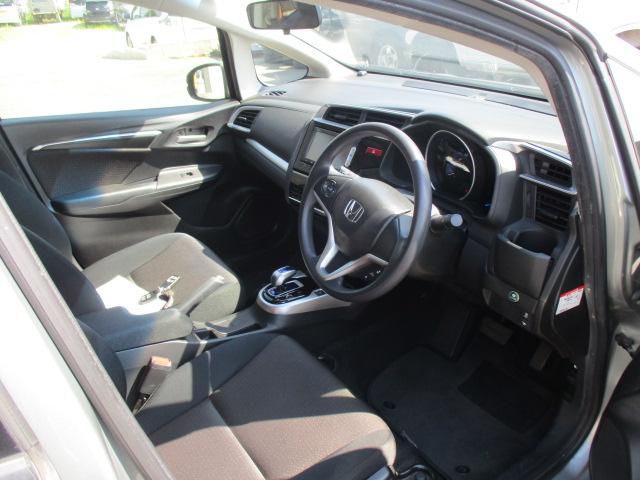 フィットハイブリッド Ｆパッケージ　ワンオーナー．純正ナビ．バックカメラ．スマートキー．ＥＴＣ．ＬＥＤヘッドライト（17枚目）