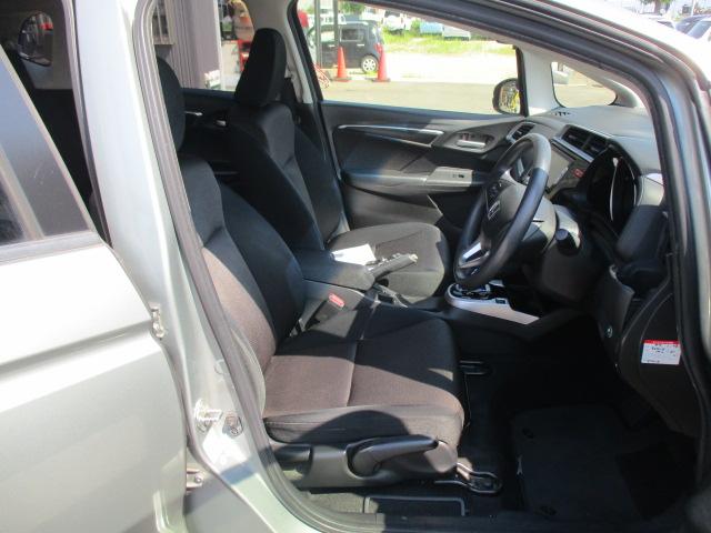 フィットハイブリッド Ｆパッケージ　ワンオーナー．純正ナビ．バックカメラ．スマートキー．ＥＴＣ．ＬＥＤヘッドライト（19枚目）