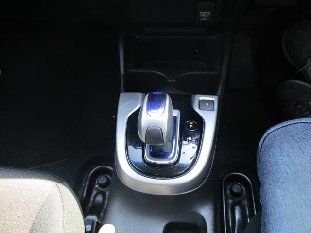 フィットハイブリッド Ｆパッケージ　ワンオーナー．純正ナビ．バックカメラ．スマートキー．ＥＴＣ．ＬＥＤヘッドライト（31枚目）