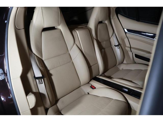パナメーラ ４　ＰＣ記録簿３ページ　Ｖ６右Ｈ　スポーツクロノ　ルクソールベージュ　ボーズサウンド　レッドキャリパー　１９ＡＷ　ＡＴ内部センサー交換済み　サーモハウジング交換済　　天張り新品　マホガニーメタリック　下取（54枚目）