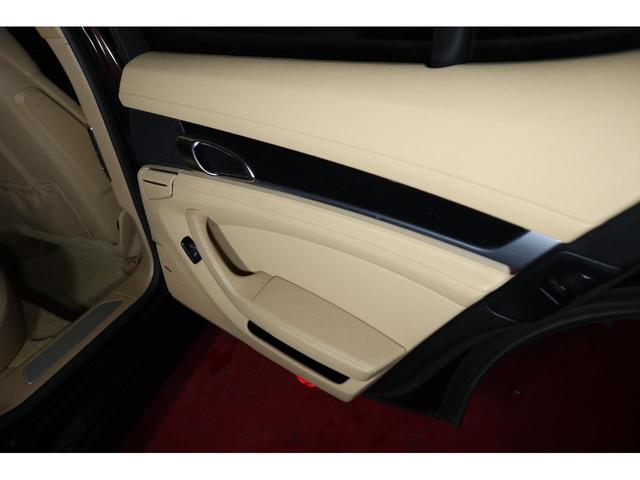 パナメーラ ４　ＰＣ記録簿３ページ　Ｖ６右Ｈ　スポーツクロノ　ルクソールベージュ　ボーズサウンド　レッドキャリパー　１９ＡＷ　ＡＴ内部センサー交換済み　サーモハウジング交換済　　天張り新品　マホガニーメタリック　下取（57枚目）