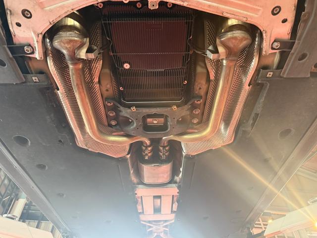 パナメーラ ４　ＰＣ記録簿３ページ　Ｖ６右Ｈ　スポーツクロノ　ルクソールベージュ　ボーズサウンド　レッドキャリパー　１９ＡＷ　ＡＴ内部センサー交換済み　サーモハウジング交換済　　天張り新品　マホガニーメタリック　下取（62枚目）