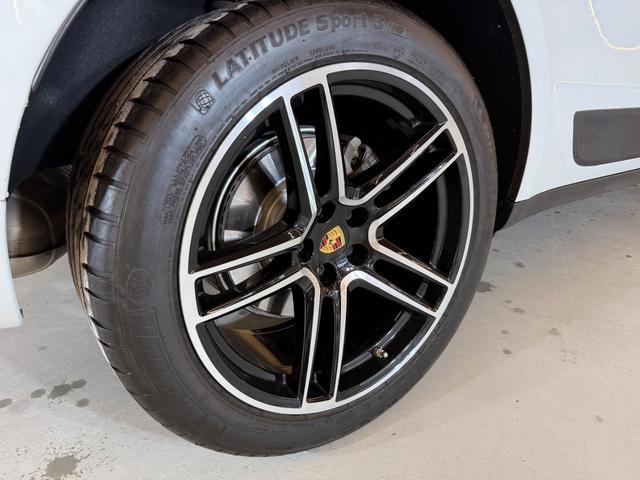 マカン マカンＳ　右Ｈ　スポーツエグゾースト　ＰＤＬＳヘッドライト　２０インチｔｕｒｂｏｂｌａｃｋＡＷ　ＢＯＳＥ　黒皮シート　シートヒーター　アダプティブクルーズコントロール　　ＯＰフルセグＴＶ　ＤＶＤ（22枚目）