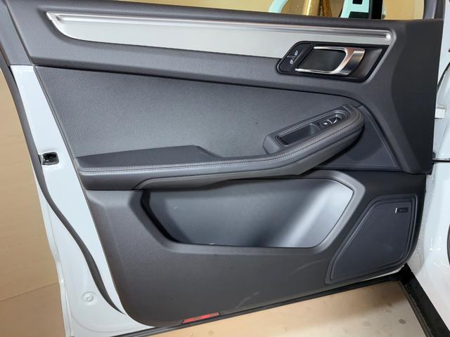 マカン マカンＳ　右Ｈ　スポーツエグゾースト　ＰＤＬＳヘッドライト　２０インチｔｕｒｂｏｂｌａｃｋＡＷ　ＢＯＳＥ　黒皮シート　シートヒーター　アダプティブクルーズコントロール　　ＯＰフルセグＴＶ　ＤＶＤ（29枚目）