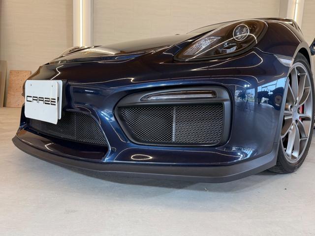 ケイマン ＧＴ４　右Ｈ　禁煙車　ポルシェ保証２０２７年４月　クラブスポーツＰＫＧ　スポーツクロノＰＫＧ　スポーツエグゾースト　ＰＣ記録簿　専用カーボンバケットシート　アルカンターラルーフライナー　ダークブルーメタリック（8枚目）