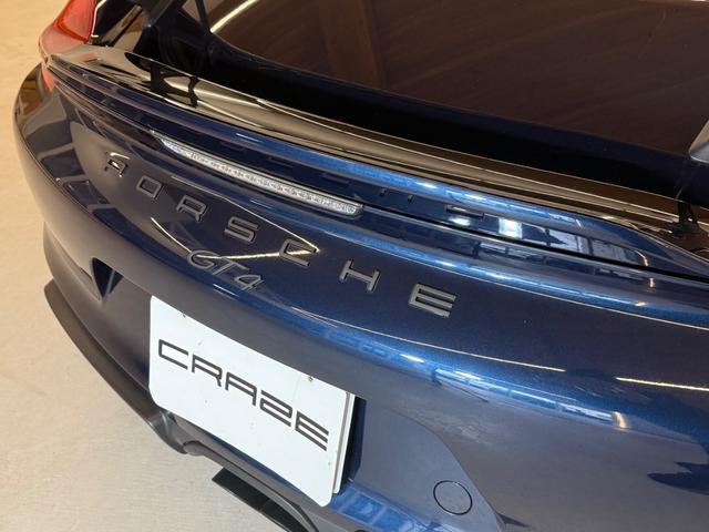 ケイマン ＧＴ４　右Ｈ　禁煙車　ポルシェ保証２０２７年４月　クラブスポーツＰＫＧ　スポーツクロノＰＫＧ　スポーツエグゾースト　ＰＣ記録簿　専用カーボンバケットシート　アルカンターラルーフライナー　ダークブルーメタリック（26枚目）
