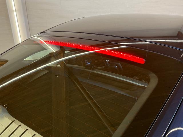 ケイマン ＧＴ４　右Ｈ　禁煙車　ポルシェ保証２０２７年４月　クラブスポーツＰＫＧ　スポーツクロノＰＫＧ　スポーツエグゾースト　ＰＣ記録簿　専用カーボンバケットシート　アルカンターラルーフライナー　ダークブルーメタリック（32枚目）