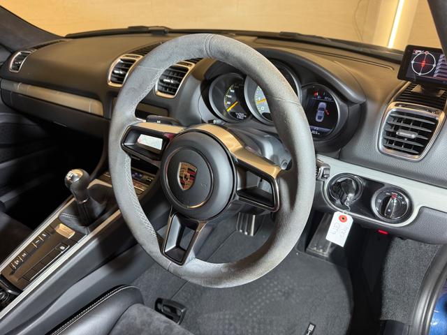 ケイマン ＧＴ４　右Ｈ　禁煙車　ポルシェ保証２０２７年４月　クラブスポーツＰＫＧ　スポーツクロノＰＫＧ　スポーツエグゾースト　ＰＣ記録簿　専用カーボンバケットシート　アルカンターラルーフライナー　ダークブルーメタリック（41枚目）