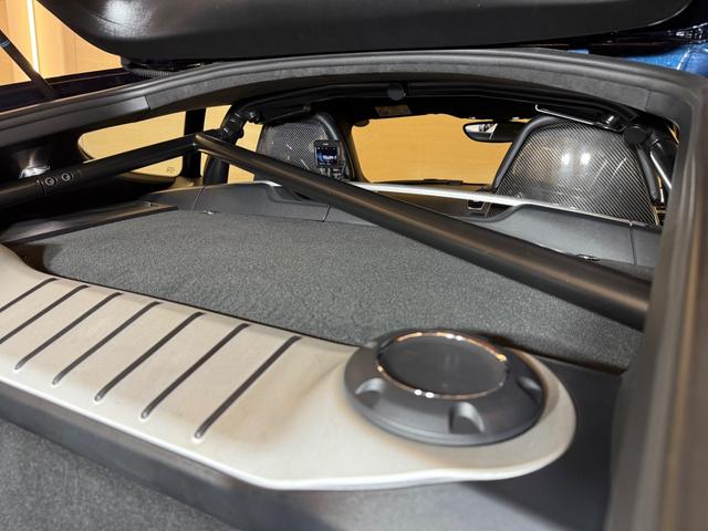 ケイマン ＧＴ４　右Ｈ　禁煙車　ポルシェ保証２０２７年４月　クラブスポーツＰＫＧ　スポーツクロノＰＫＧ　スポーツエグゾースト　ＰＣ記録簿　専用カーボンバケットシート　アルカンターラルーフライナー　ダークブルーメタリック（57枚目）