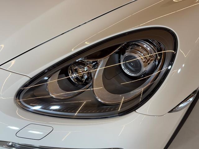 カイエン ベースグレード　１オーナー禁煙車　右ハンドル　オリジナルコンデション　サンドホワイト（6枚目）