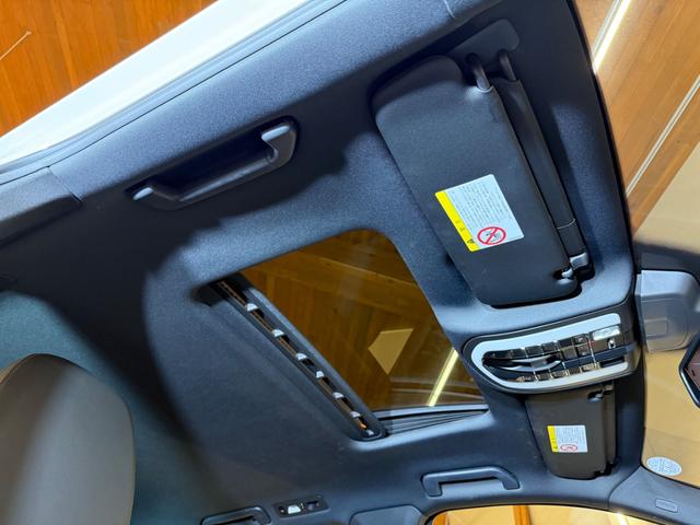 カイエン ベースグレード　１オーナー禁煙車　右ハンドル　オリジナルコンデション　サンドホワイト（26枚目）