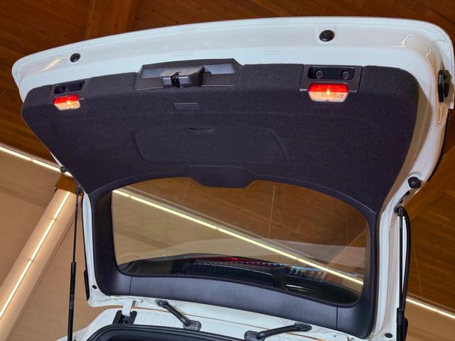 カイエン ベースグレード　１オーナー禁煙車　右ハンドル　オリジナルコンデション　サンドホワイト（39枚目）