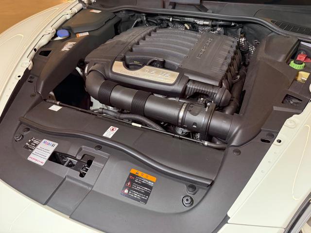 カイエン ベースグレード　１オーナー禁煙車　右ハンドル　オリジナルコンデション　サンドホワイト（40枚目）