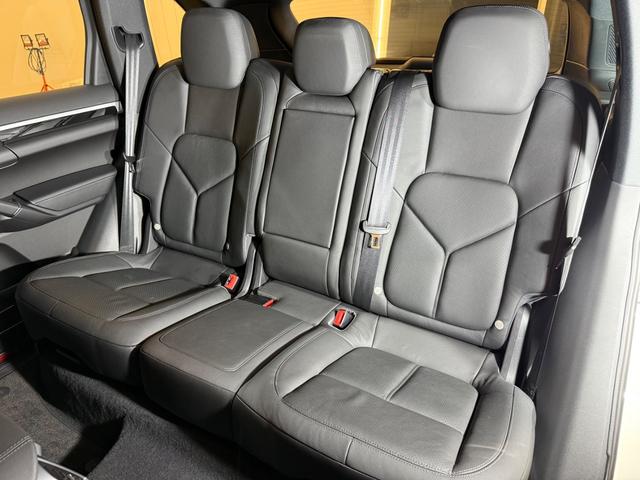 カイエン ベースグレード　１オーナー禁煙車　右ハンドル　オリジナルコンデション　サンドホワイト（45枚目）