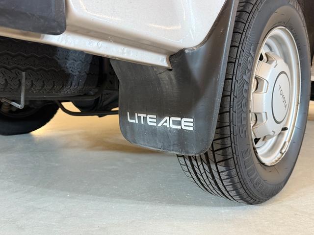 ライトエースワゴン ＧＸＬ　１オーナー　５万キロ　初年度昭和６３年１２月登録車　対面８人乗り　エアコン　足周り錆無し（26枚目）