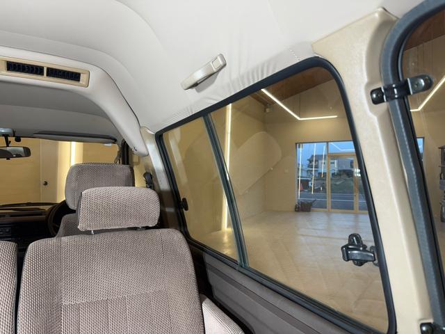 ライトエースワゴン ＧＸＬ　１オーナー　５万キロ　初年度昭和６３年１２月登録車　対面８人乗り　エアコン　足周り錆無し（32枚目）