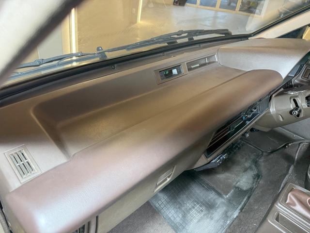 ライトエースワゴン ＧＸＬ　１オーナー　５万キロ　初年度昭和６３年１２月登録車　対面８人乗り　エアコン　足周り錆無し（50枚目）