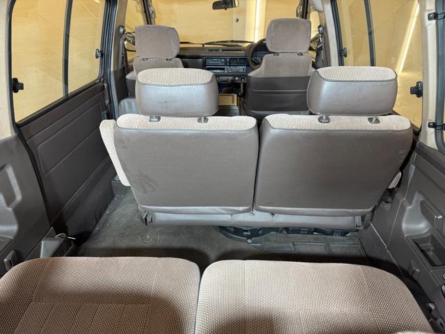 ライトエースワゴン ＧＸＬ　１オーナー　５万キロ　初年度昭和６３年１２月登録車　対面８人乗り　エアコン　足周り錆無し（57枚目）
