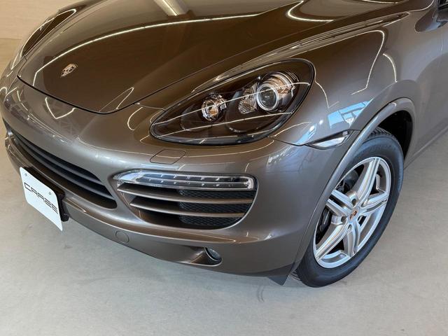 カイエン ベースグレード 1オーナー禁煙右ハンドル OP純正可変スポーツエグゾースト OPスポーツステア SR OP19AW 純正OPインナーブラックヘッドライト 天井新品交換 希少アーバンメタリック オリジナルコンデション(5枚目)