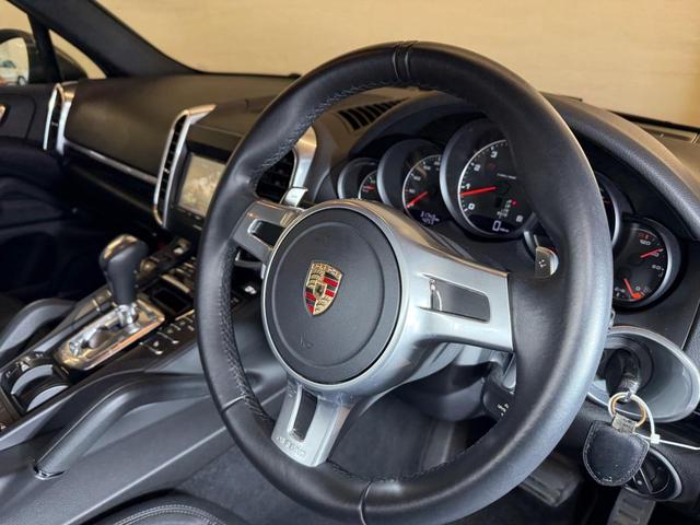 カイエン ベースグレード 1オーナー禁煙右ハンドル OP純正可変スポーツエグゾースト OPスポーツステア SR OP19AW 純正OPインナーブラックヘッドライト 天井新品交換 希少アーバンメタリック オリジナルコンデション(36枚目)