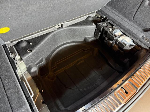 カイエン ベースグレード 1オーナー禁煙右ハンドル OP純正可変スポーツエグゾースト OPスポーツステア SR OP19AW 純正OPインナーブラックヘッドライト 天井新品交換 希少アーバンメタリック オリジナルコンデション(51枚目)