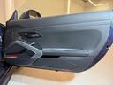 ＧＴ４　右Ｈ　禁煙車　ポルシェ保証２０２７年４月　クラブスポーツＰＫＧ　スポーツクロノＰＫＧ　スポーツエグゾースト　ＰＣ記録簿　専用カーボンバケットシート　アルカンターラルーフライナー　ダークブルーメタリック（50枚目）