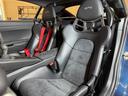 ＧＴ４　右Ｈ　禁煙車　ポルシェ保証２０２７年４月　クラブスポーツＰＫＧ　スポーツクロノＰＫＧ　スポーツエグゾースト　ＰＣ記録簿　専用カーボンバケットシート　アルカンターラルーフライナー　ダークブルーメタリック（52枚目）
