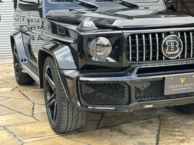 Ｇクラス Ｇ５５Ｌ　ＡＭＧ　正規ディーラー車　ＡＭＧ　現行フルキット装着　ブラバス　現行ＬＥＤヘッドライト・　２２グロスブラックＡＷ　キャンディーレッドキャリパー　Ｂｌｕｅｔｏｏｔｈ　天井アルカンタラ調ブラック張替え（13枚目）