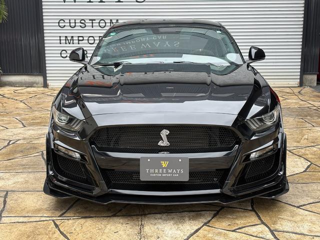 FORD MUSTANG 50 YEARS EDITION