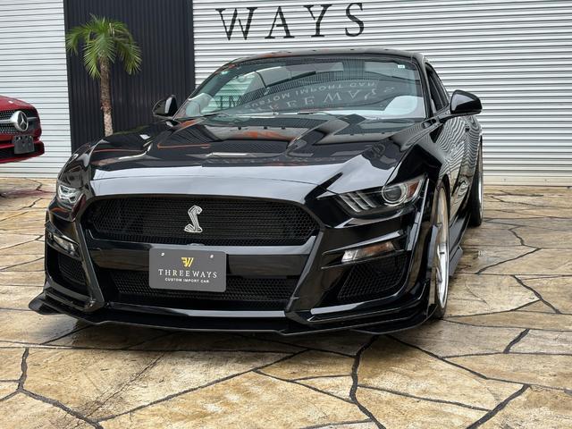 FORD MUSTANG 50 YEARS EDITION