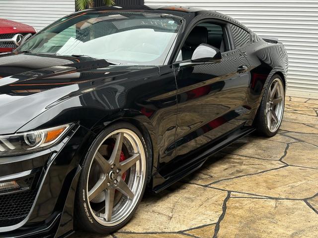 FORD MUSTANG 50 YEARS EDITION