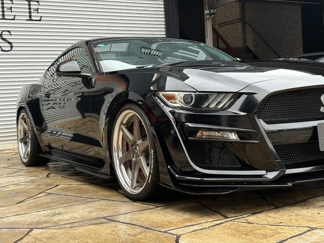 FORD MUSTANG 50 YEARS EDITION