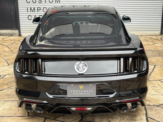 FORD MUSTANG 50 YEARS EDITION