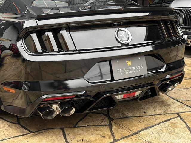 FORD MUSTANG 50 YEARS EDITION