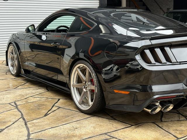 FORD MUSTANG 50 YEARS EDITION