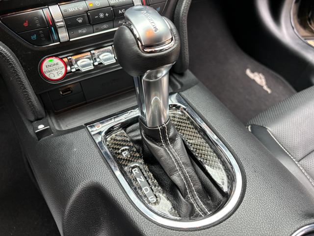 FORD MUSTANG 50 YEARS EDITION