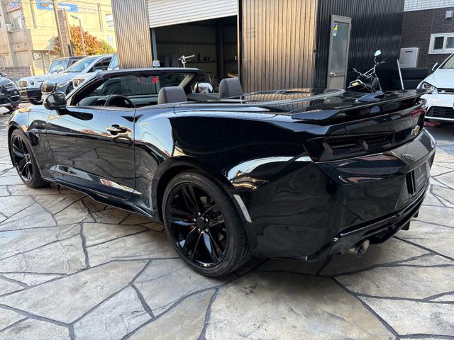 シボレーカマロ コンバーチブル　正規ディーラー車　コンバーチブル　ＺＬ１フルカスタムアップルＣａｒプレイ　バックモニター　パドルシフト　デュアルマフラー　レッド＆ブラック本革シート（25枚目）