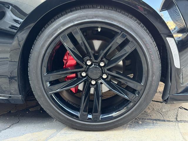 シボレーカマロ コンバーチブル　正規ディーラー車　コンバーチブル　ＺＬ１フルカスタムアップルＣａｒプレイ　バックモニター　パドルシフト　デュアルマフラー　レッド＆ブラック本革シート（30枚目）