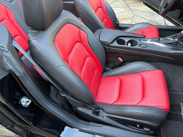 シボレーカマロ コンバーチブル　正規ディーラー車　コンバーチブル　ＺＬ１フルカスタムアップルＣａｒプレイ　バックモニター　パドルシフト　デュアルマフラー　レッド＆ブラック本革シート（37枚目）