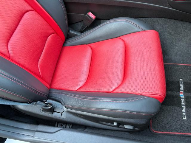 シボレーカマロ コンバーチブル　正規ディーラー車　コンバーチブル　ＺＬ１フルカスタムアップルＣａｒプレイ　バックモニター　パドルシフト　デュアルマフラー　レッド＆ブラック本革シート（38枚目）
