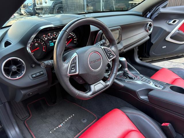 シボレーカマロ コンバーチブル　正規ディーラー車　コンバーチブル　ＺＬ１フルカスタムアップルＣａｒプレイ　バックモニター　パドルシフト　デュアルマフラー　レッド＆ブラック本革シート（41枚目）