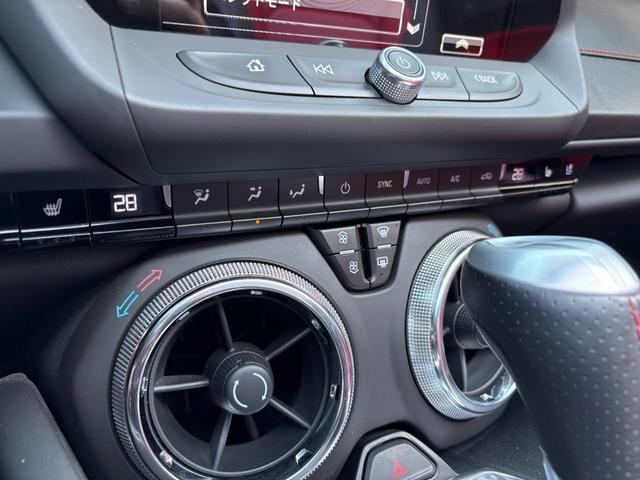 シボレーカマロ コンバーチブル　正規ディーラー車　コンバーチブル　ＺＬ１フルカスタムアップルＣａｒプレイ　バックモニター　パドルシフト　デュアルマフラー　レッド＆ブラック本革シート（49枚目）